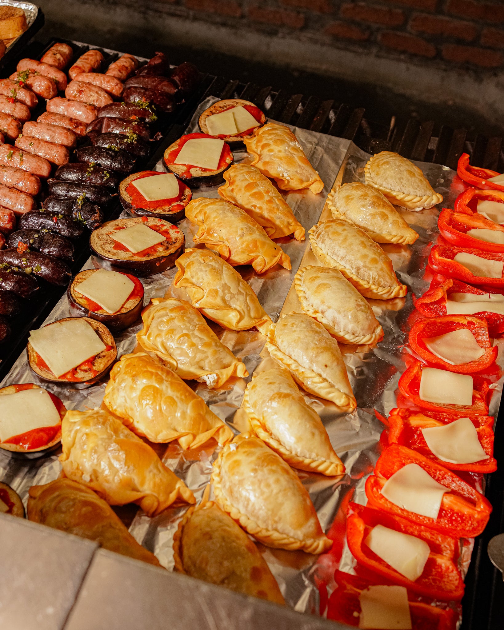 Berenjenas en escabeche y pimientos asados con aceite de oliva